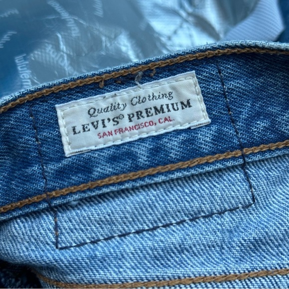 Levi's Premium Blue Distressed Women Jeans Size 32 - Picture 14 of 14